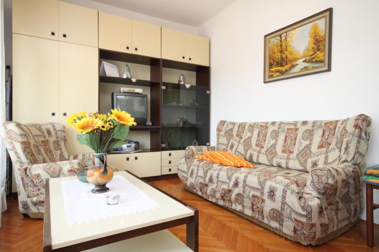 Apartments With A Parking Space Umag - 7066 Exterior foto