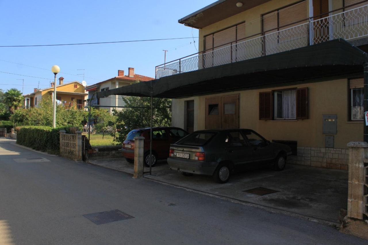 Apartments With A Parking Space Umag - 7066 Exterior foto
