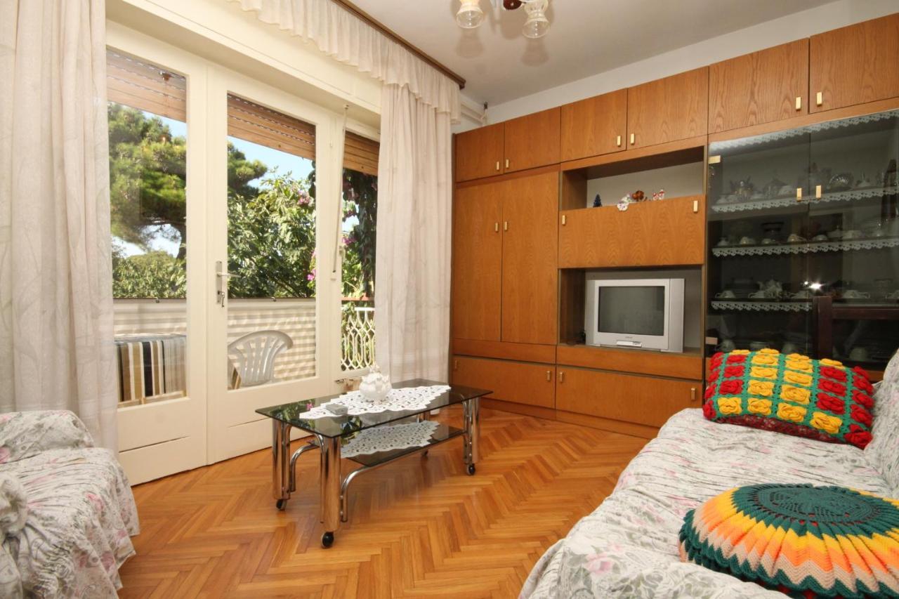 Apartments With A Parking Space Umag - 7066 Exterior foto